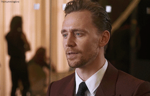  Tom Hiddleston talks film during the BAFTA 茶 Party (January 7, 2017)