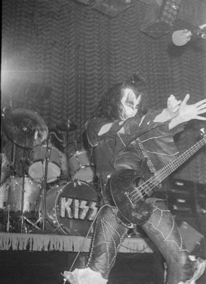  Gene ~Northampton, Pennsylvania...March 19, 1975 (The Roxy Theatre - Dressed to Kill Tour)