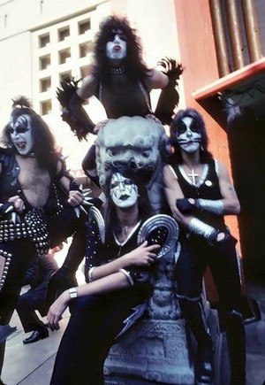  kiss ~Hollywood, California…February 24, 1976 (Grauman’s Chinese Theater)