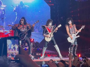  Kiss ~Manchester, New Hampshire...February 1, 2020 (End of the Road Tour)