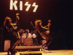  किस (NYC) January 26, 1974 (Academy of Music)