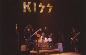  키스 (NYC) January 26, 1974 (Academy of Music)