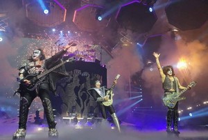 kiss ~Raleigh, North Carolina...April 6, 2019 (End of the Road Tour)