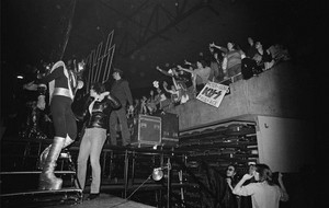  吻乐队（Kiss） ~Uniondale, New York...February 21, 1977 (Rock and Roll Over Tour)