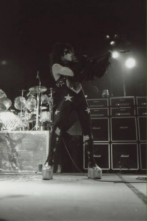  Paul ~Portland, Oregon...February 11, 1976 (Alive Tour)