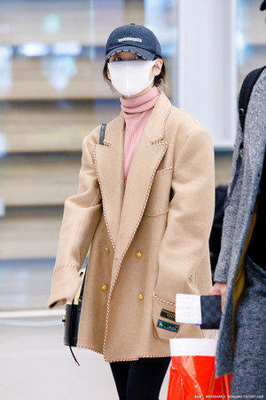  20200222 IU arrived at Incheon Airport from Milan