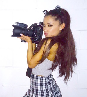  Ariana (2015)