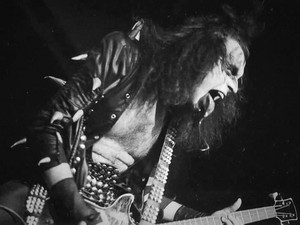  Gene ~London, Ontario, Canada...April 24, 1976 (Destroyer/Spirit of 76 Tour)