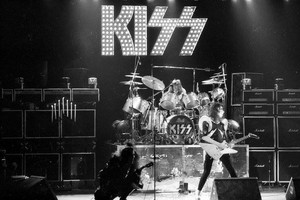  kiss ~Copenhagen, Denmark...May 29, 1976 (Spirit of '76 - Destroyer Tour)