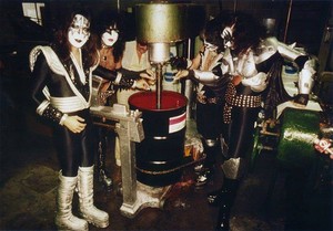 KISS and Stan Lee ~Depew, New York...May 25, 1977 (Borden Chemical Company) 