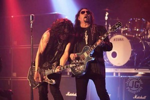  Paul Stanley and Ace Frehley - fuego and Water ~ April 7, 2016 (Ace Frehley Origins Vol. 1)