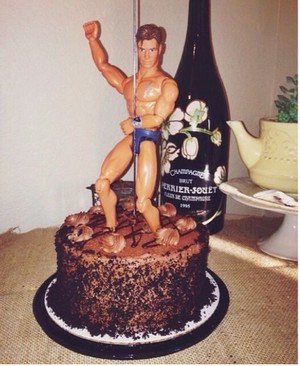  Birthday Cake with a Male Stripper on 상단, 맨 위로
