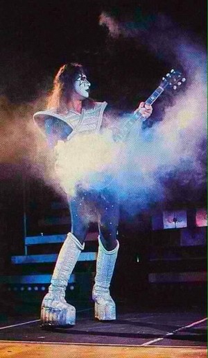  Ace ~San Diego, California...August 19, 1977 (Love Gun Tour - ALIVE II picha Shoot)