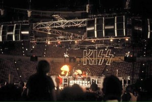  ciuman ~Cleveland, Ohio...July 19, 1979 (Dynasty Tour)