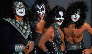  kiss ~Hotter Than Hell fotografia session and outtakes...August 18, 1974 (The Stage)