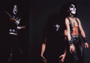 KISS ~Hotter Than Hell photo session and outtakes...August 18, 1974 (The Stage) 