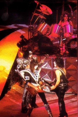  吻乐队（Kiss） (NYC) July 25, 1980 (Eric Carr makes his debut at the Palladium)