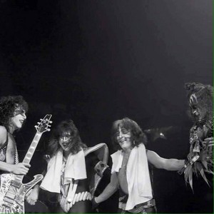  ciuman (NYC) June 24, 1979 (Dynasty Tour)