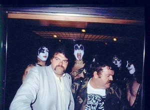  ciuman ~Rio de Janeiro, Brazil...June 16, 1983 (Creatures of the Night Tour)
