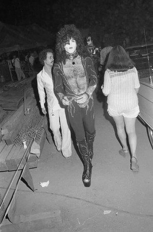  Paul ~Jersey City, New Jersey...July 10, 1976 (Destroyer Tour)