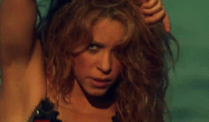  Shakira in “Clandestino”