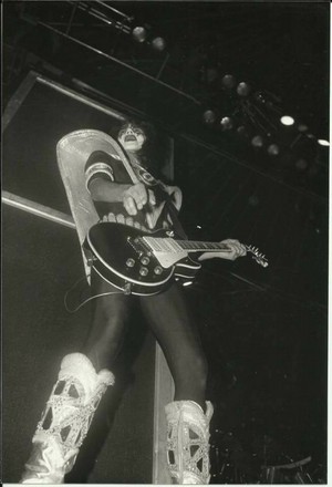  Ace ~Paris, France...September 27, 1980 (Unmasked World Tour)