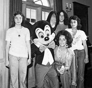  Elizabeth Taylor's And Her Family Visiting Disneyland