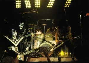  吻乐队（Kiss） ~Detroit, Michigan...September 28, 1974 (KISS Tour)