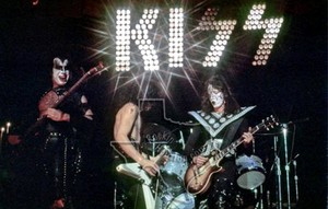  ciuman ~Houston, Texas...October 4, 1974 (KISS Tour)
