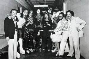  baciare ~Los Angeles, California...August 28, 1977 (Love Gun Tour)