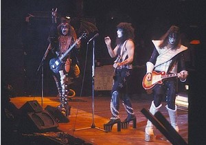  KISS ~Los Angeles, California...August 28, 1977 (Love Gun Tour)
