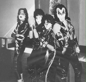  Kiss ~Mexico City, Mexico...September 26, 1981 (Dynasty promo/press conference)