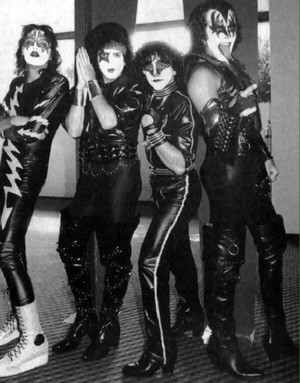  Kiss ~Mexico City, Mexico...September 26, 1981 (Dynasty promo/press conference)