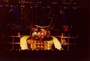 키스 ~Paris, France...September 27, 1980 (Unmasked World Tour)