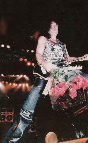  Paul ~Buenos Aires, Argentina...September 14, 1994 (KISS My پچھواڑے, گدا Tour)