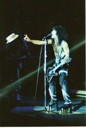  Paul ~Los Angeles, California...August 28, 1977 (Love Gun Tour)