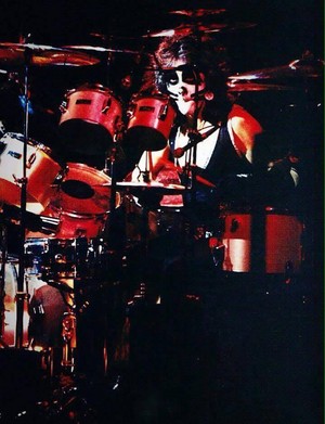  Peter ~Hempstead, Long Island, New York...August 23, 1975 (Hotter Than Hell Tour)