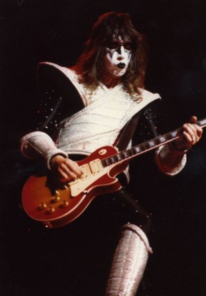 Ace (NYC) December 14 -16, 1977 (Alive II Tour - Madison Square Garden) 