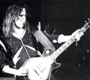  Ace ~Port Huron, Michigan...November 18, 1975 (Alive Tour)