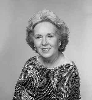  Doris Roberts