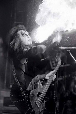  Gene ~ Atlanta, Georgia...November 23, 1974 (Hotter Than Hell Tour)