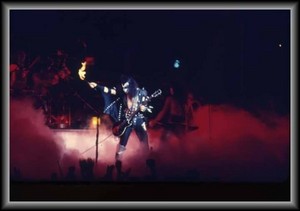  Gene ~Houston, Texas...November 9, 1975 (Alive Tour)