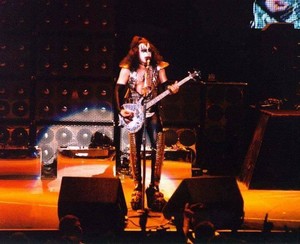  Gene ~Rotterdam, Netherlands...December 10, 1996 (Alive\Worldwide Reunion Tour)