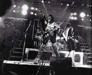 Gene and Ace ~New Haven, Connecticut...December 18, 1976 (Rock and Roll Over Tour)