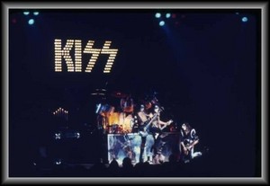KISS ~Houston, Texas...November 9, 1975 (Alive Tour) 