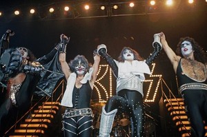 KISS (NYC) December 14 -16, 1977 (Alive II Tour - Madison Square Garden) 