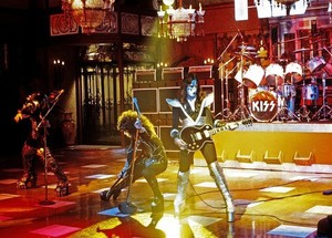  吻乐队（Kiss） on the Paul Lynde 万圣节前夕 Special || October 29, 1976