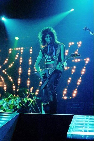  Vinnie ~London, England...October 23, 1983 (Lick it Up World Tour)