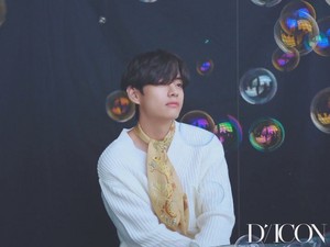  [DICON 10th x BTS] 防弾少年団 goes on! | V