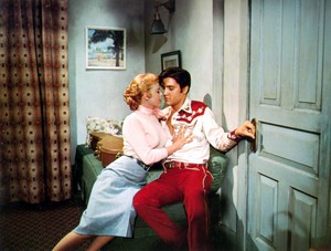  1957 Film, Loving 당신